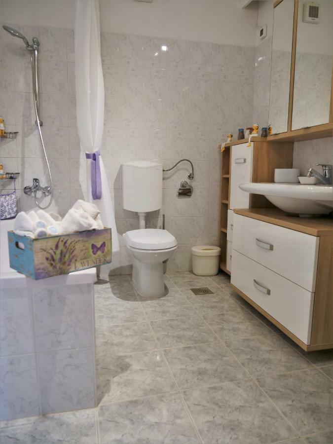 3Papige Apartment ไพราน ภายนอก รูปภาพ
