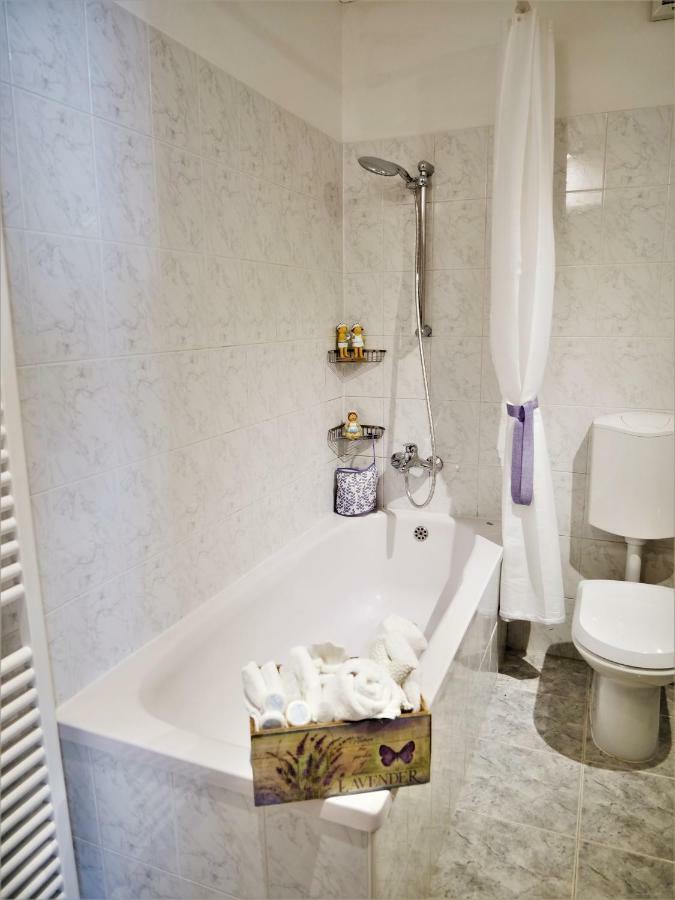 3Papige Apartment ไพราน ภายนอก รูปภาพ