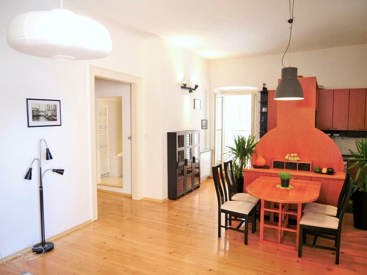 3Papige Apartment ไพราน ภายนอก รูปภาพ