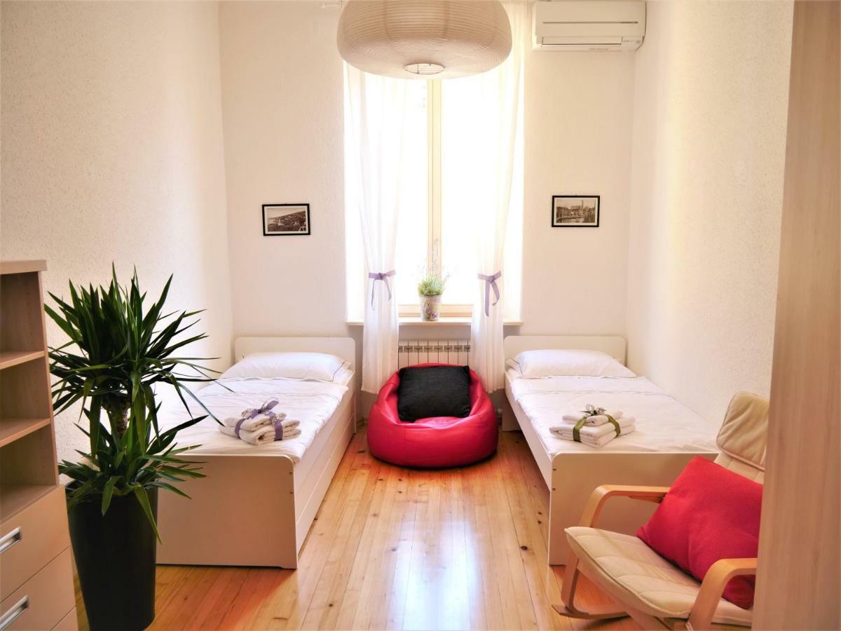 3Papige Apartment ไพราน ภายนอก รูปภาพ